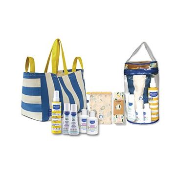 Mustela Слънцезащита за цялото семейство Спрей SPF50 200 мл + Линимент за почистване на тяло 2 бр 50 мл + Нежен измиващ гел 2бр 50 мл + Плажна чанта + Муселинова кърпа + Малка памучна торбичка