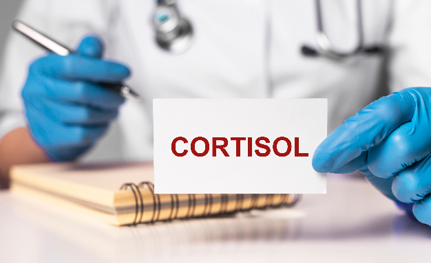 Високи нива на кортизол: симптоми и как да ги намалим
