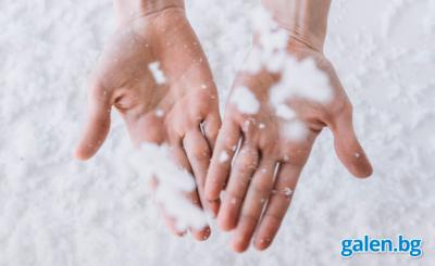 Напукани ръце през зимата: причини и бързо възстановяване